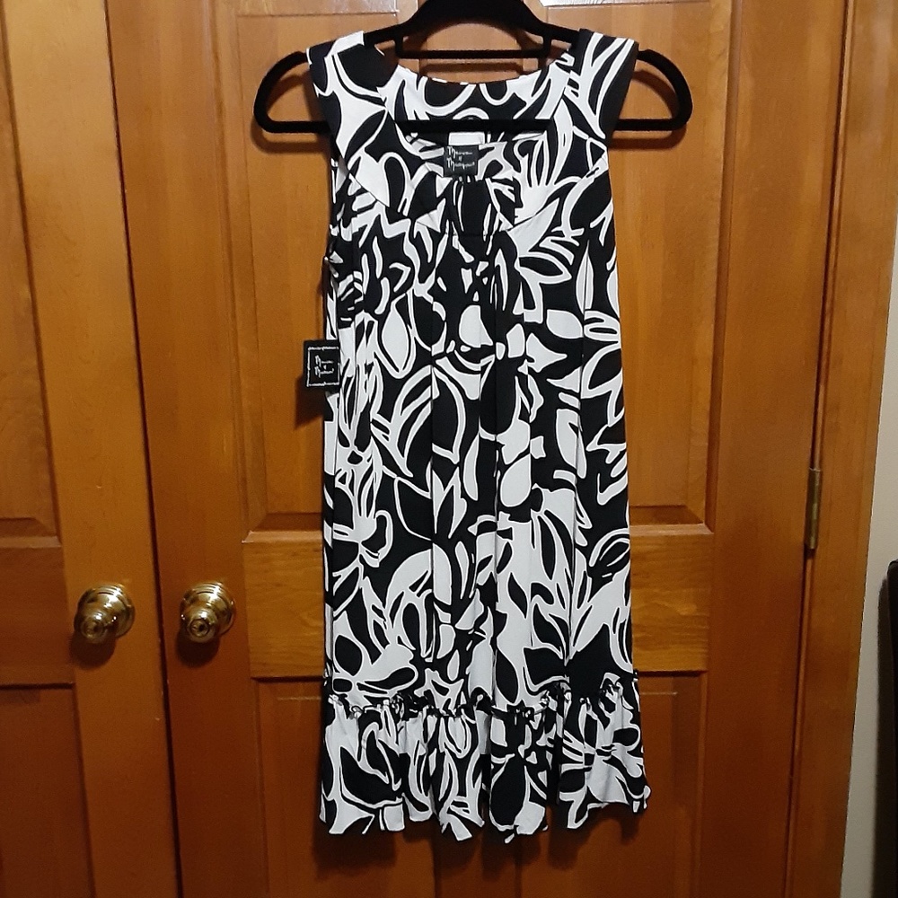 Mercer & Madison Sleeveless Black & White Dress